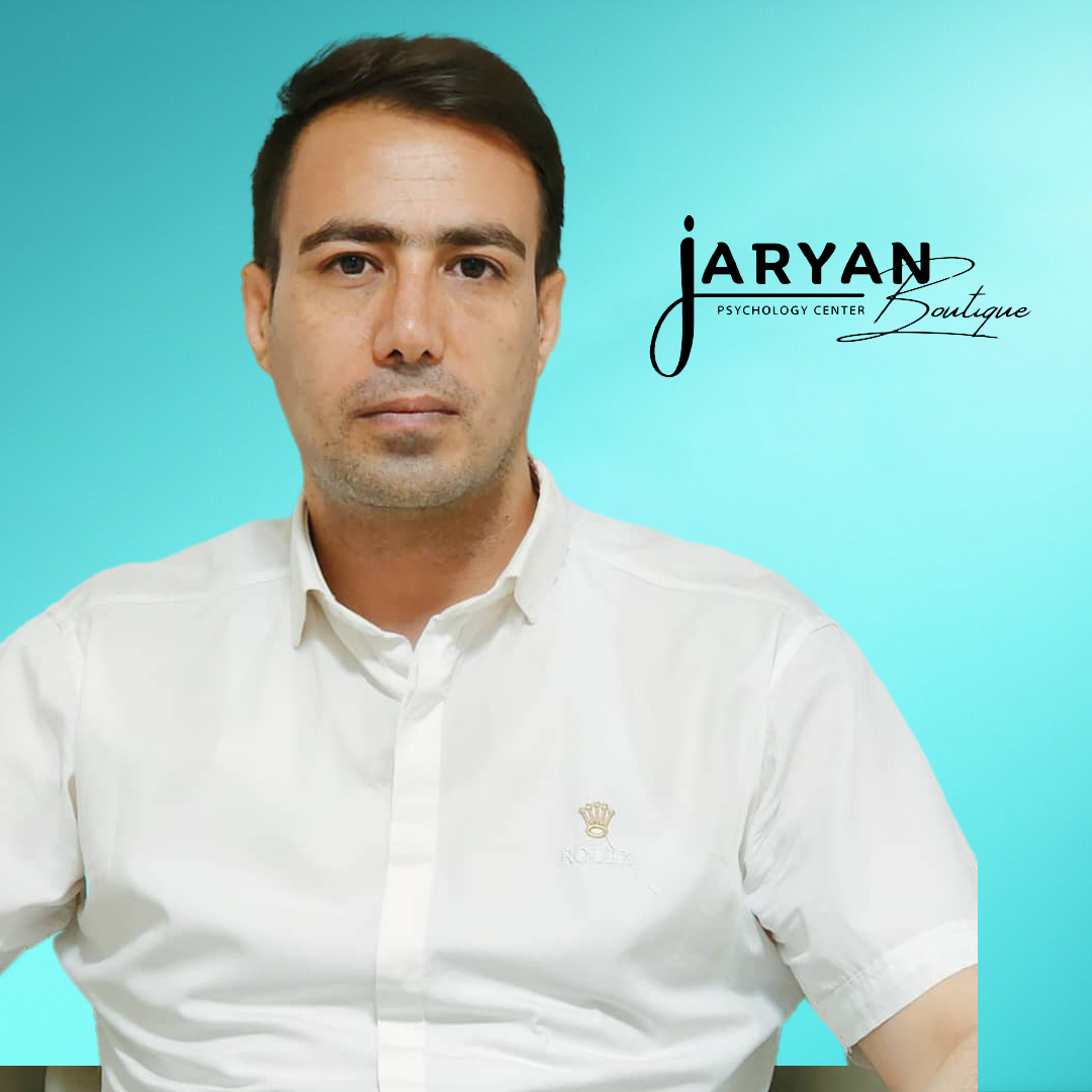 دکتر آریا مومنی